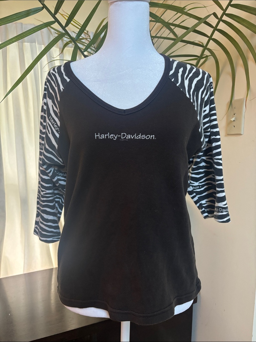 Harley-Davidson Black Top with Black and White Zebra 3/4 Sleeves